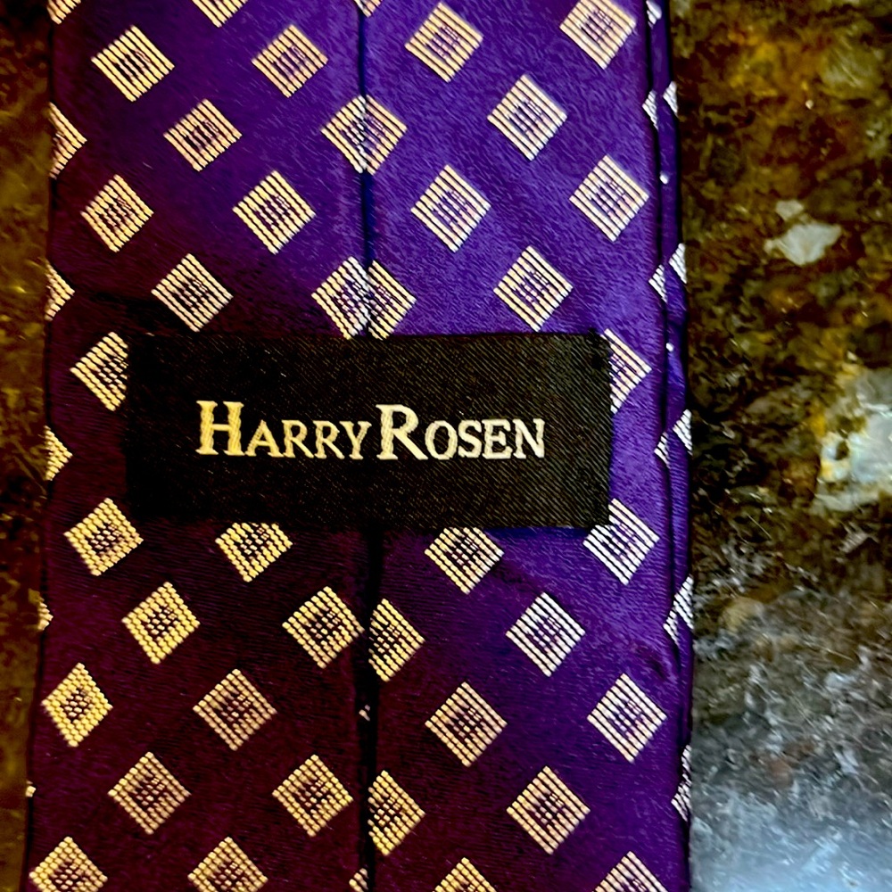Harry Rosen 100% silk blue and grey geometric medallion tie